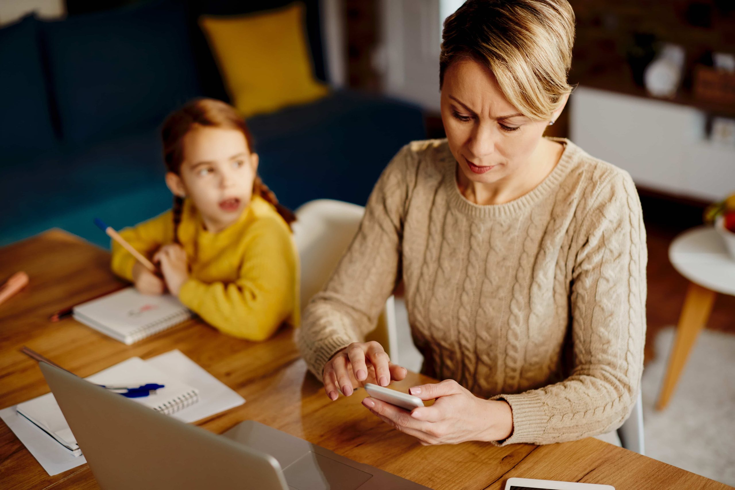 Gastos extraordinarios de los hijos: quién los paga y cuándo